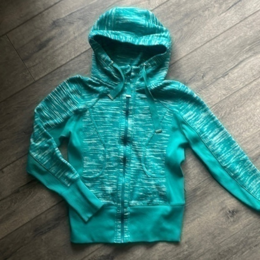 Zella jacket aqua green flattering softgirl size Small jacket